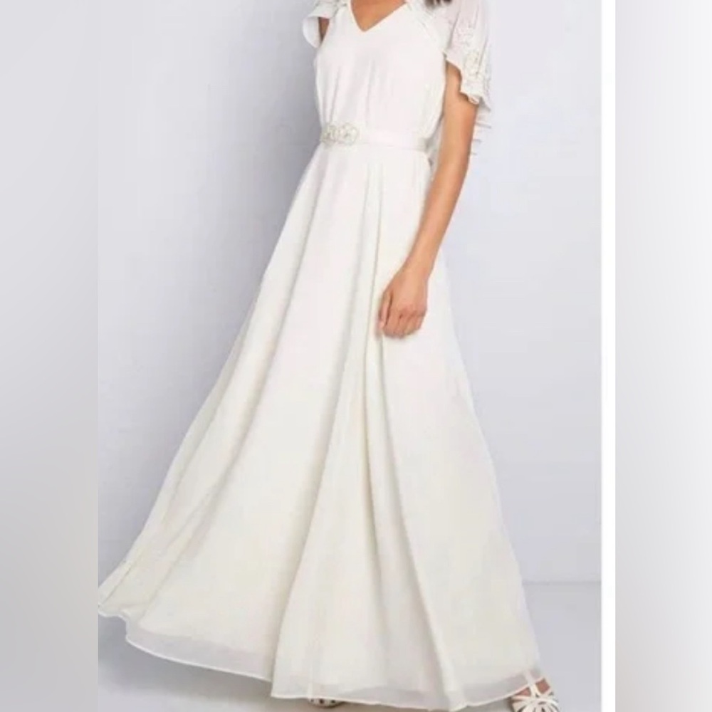 Breathtaking ModCloth Gown 🤍 - Picture 2 of 15